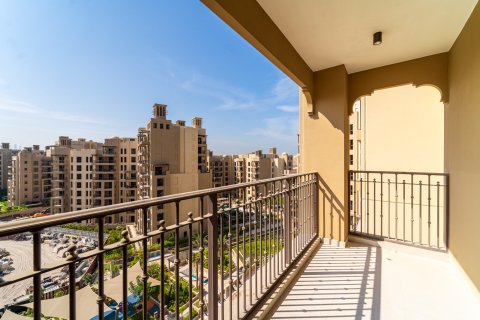 Купить квартиру в Умм-Сукейме, Дубай: 3 спальни, 172м², № 97009 - фото 2