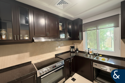 Купить виллу в Dubai Land, Дубай: 2 спальни, 176м², № 91206 - фото 7