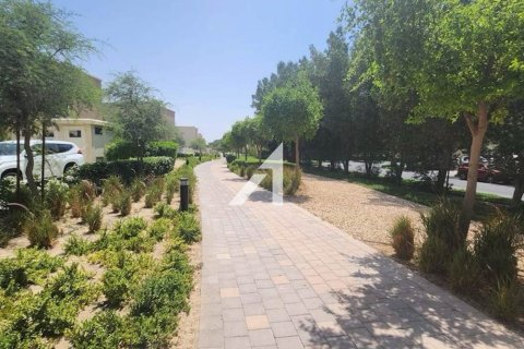 Villa à Dubai Land, Dubai, 4 chambres, 238 m², № 99220 - photo 2