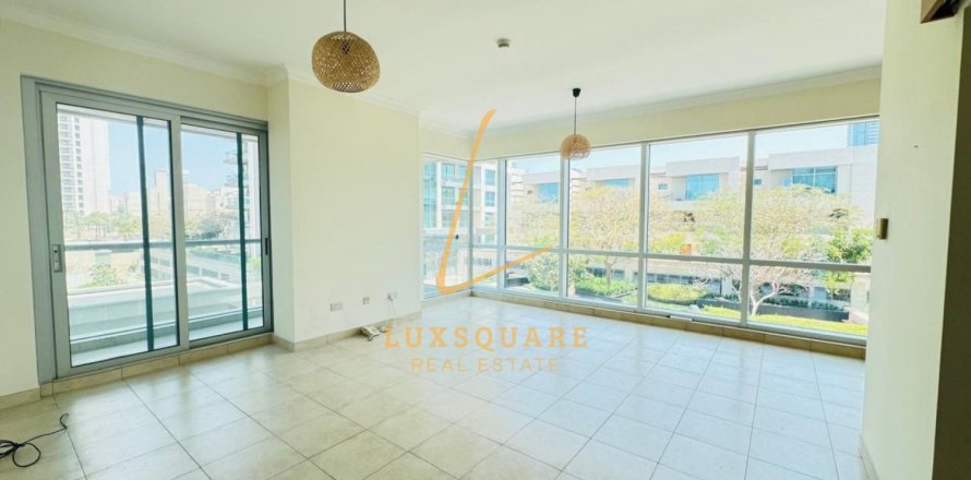 Appartement à The Fairways, The Views, Dubai, 2 chambres, 128 m², № 99239
