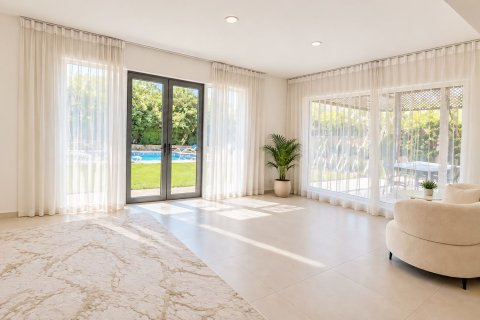 Villa in Jumeirah Park, Dubai 5 bedrooms, 471 sq.m. № 142150 - photo 4