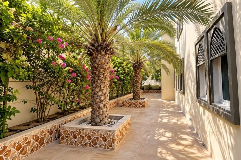 Villa in Jumeirah Park, Dubai 5 bedrooms, 471 sq.m. № 142150 - photo 17