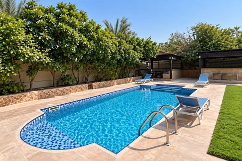 Villa in Jumeirah Park, Dubai 5 bedrooms, 471 sq.m. № 142150 - photo 18