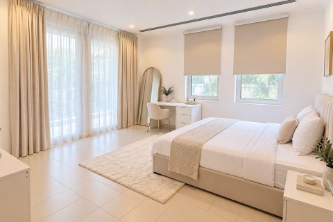 Villa in Jumeirah Park, Dubai 5 bedrooms, 471 sq.m. № 142150 - photo 11