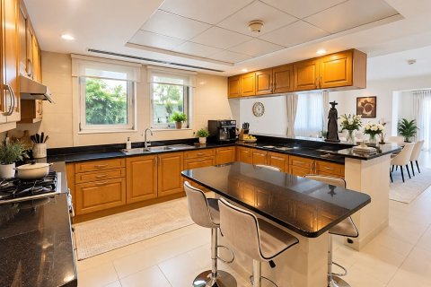 Villa in Jumeirah Park, Dubai 5 bedrooms, 471 sq.m. № 142150 - photo 7