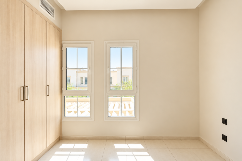 Villa in The Springs, Dubai 3 bedrooms, 249.96 sq.m. № 142142 - photo 13