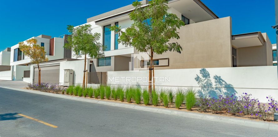 Villa à Al Furjan, Dubai, 5 chambres, 461 m², № 74007