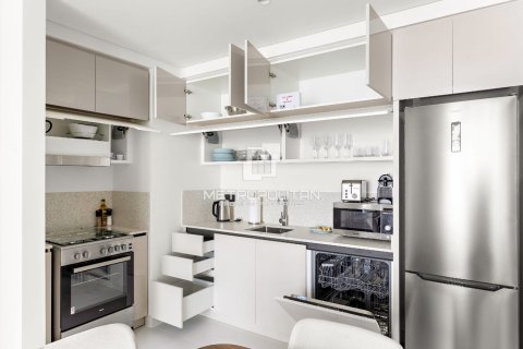 Снять в аренду квартиру в EMAAR Beachfront, Dubai Harbour, Дубай: 1 спальня, 68м², № 74019 - фото 15