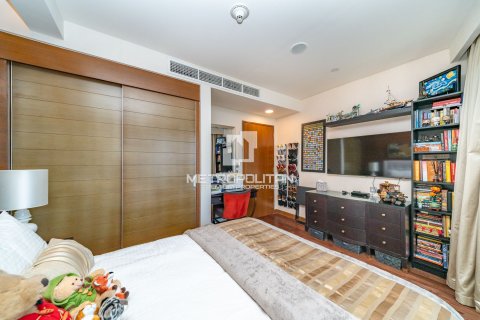 Apartment in Downtown Dubai (Downtown Burj Dubai), Dubai 3 bedrooms, 184 sq.m. № 74015 - photo 16