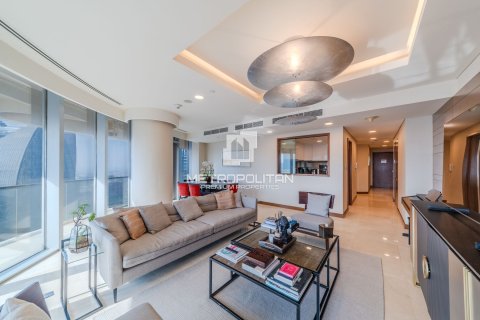 Apartment in Downtown Dubai (Downtown Burj Dubai), Dubai 3 bedrooms, 184 sq.m. № 74015 - photo 2