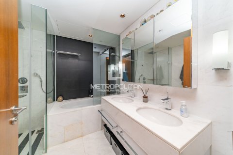 Apartment in Downtown Dubai (Downtown Burj Dubai), Dubai 3 bedrooms, 184 sq.m. № 74015 - photo 22