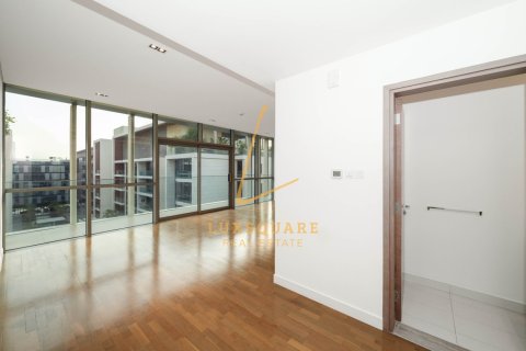 Apartment in Al Wasl, Dubai 2 bedrooms, 157 sq.m. № 114821 - photo 10