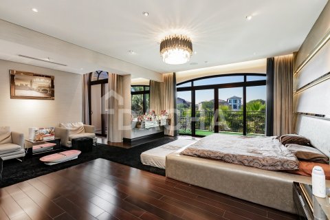 Villa en Jumeirah Golf Estates, Dubai, 5 dormitorios, 557 m², № 114825 - foto 22