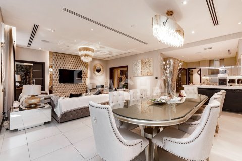 Villa en Jumeirah Golf Estates, Dubai, 5 dormitorios, 557 m², № 114825 - foto 13