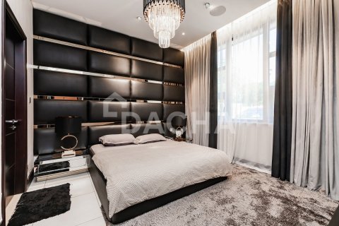 Villa en Jumeirah Golf Estates, Dubai, 5 dormitorios, 557 m², № 114825 - foto 5