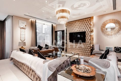 Villa en Jumeirah Golf Estates, Dubai, 5 dormitorios, 557 m², № 114825 - foto 11