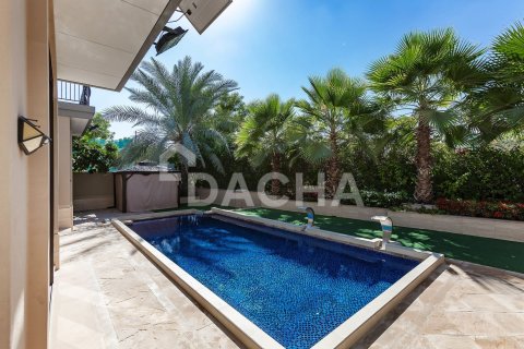 Villa en Jumeirah Golf Estates, Dubai, 5 dormitorios, 557 m², № 114825 - foto 30